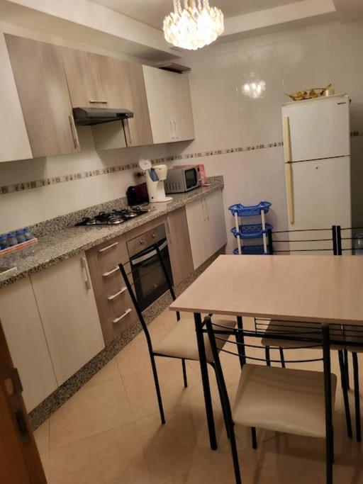 Rare Appartement De Vacances Tangier Exterior photo
